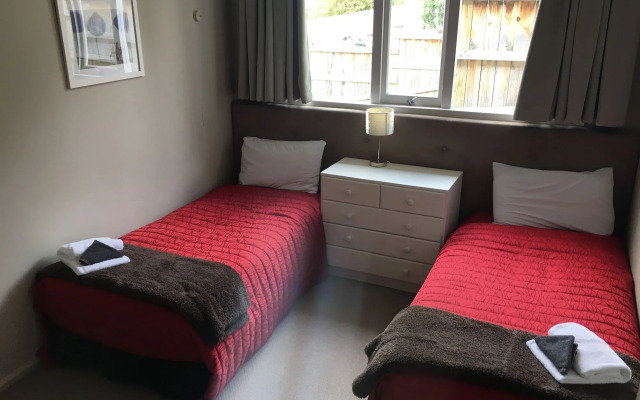 George Street Motel Apartments