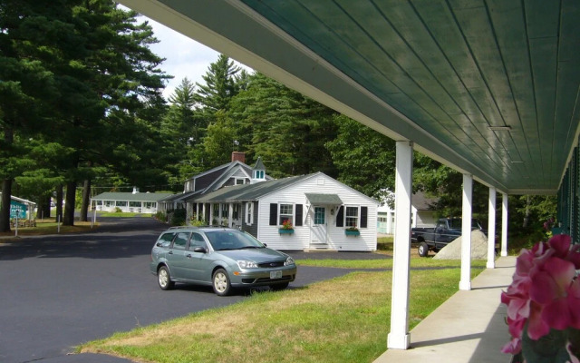 White Trellis Motel