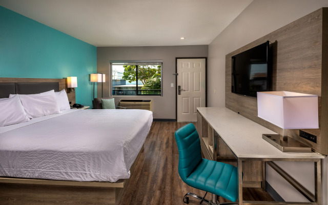 Travelodge by Wyndham LAX