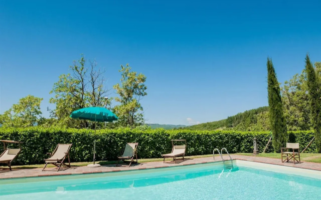 Wonderful Villa With Private Pool in the Heart of Tuscany