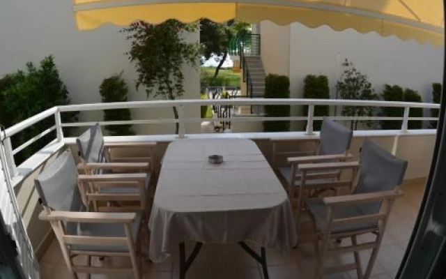 Michel Mar Studios & Apartments
