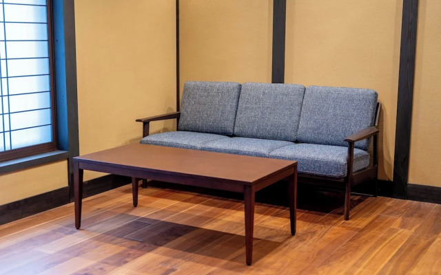 Resi Stay Palace Gate