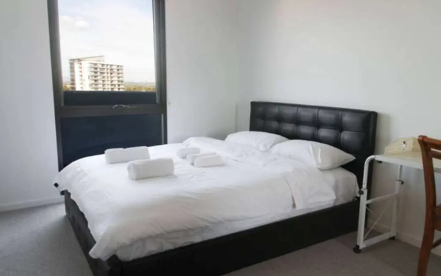 New Spacious 2 Bedroom With Gorgeous City Views – Guest Rooms – Melbourne