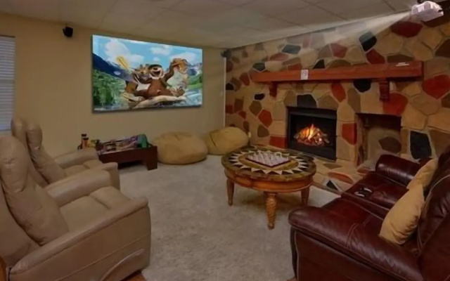 The Rose 5 Bedroom Cabin by RedAwning