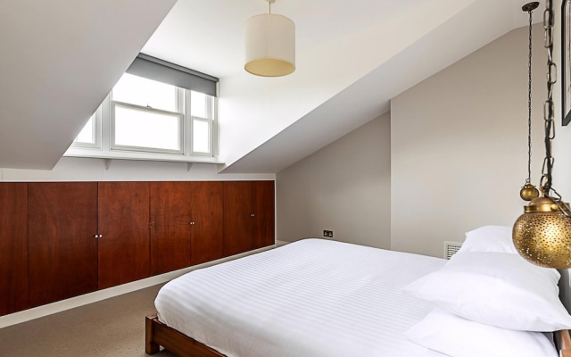 Rustic and Contemporary Haven in Brixton