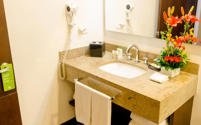 Holiday Inn Bogota Airport by IHG