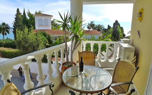 Carabeo 99 - Sleeps 4