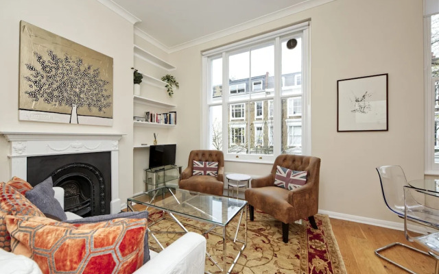 Flying The Flag For Earl's Court by Underthedoormat