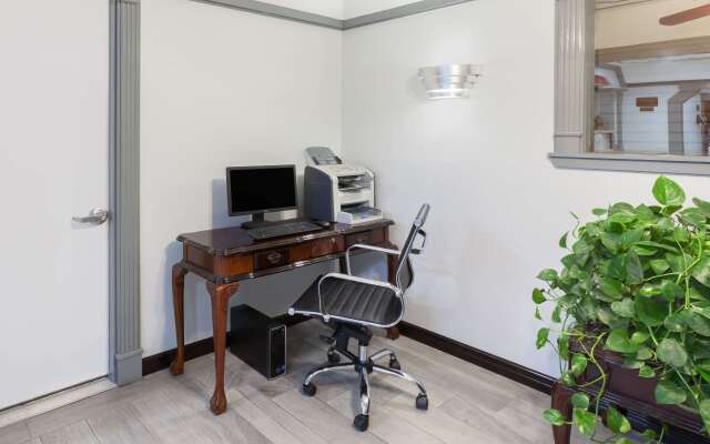 Super 8 by Wyndham Kingsville