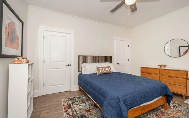 Historic Ludlow Apt A