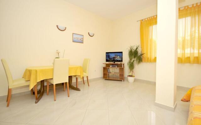 Apartments Roza