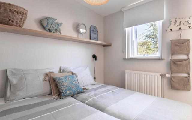 Beachside Holiday Home in Kamperland With Garden