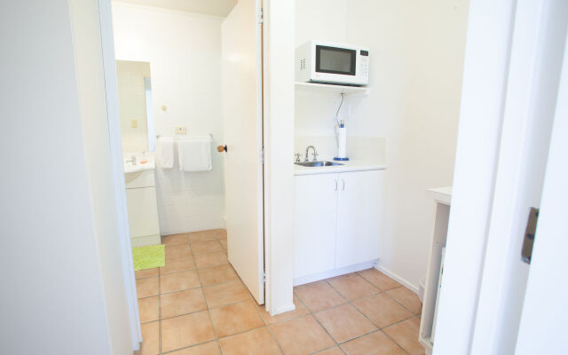 ASURE Admirals View Motel