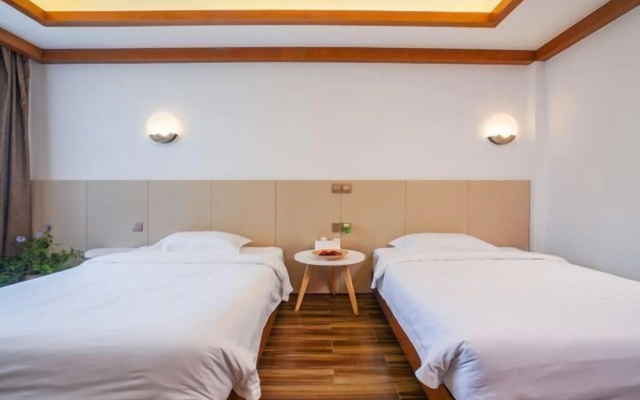 Haikou 13 March swimming pool b&B – Guest Rooms – Haikou