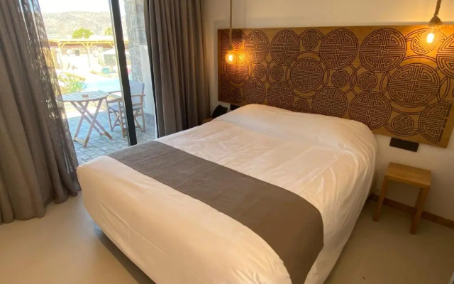 Helios Beach Hotel & Bungalows