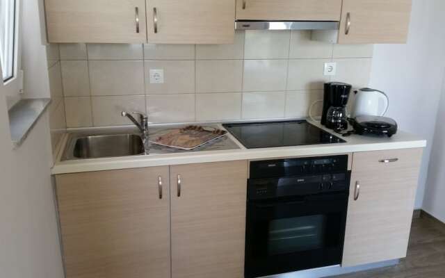 Ria's Deluxe Apartments