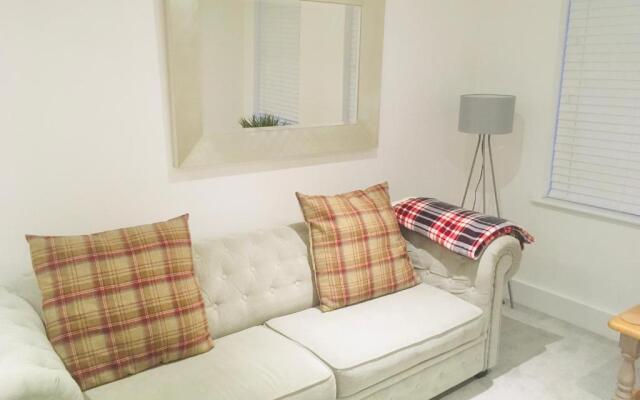 Huntingdon Apartment