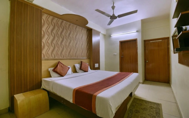 OYO 2326 Hotel Star Plaza