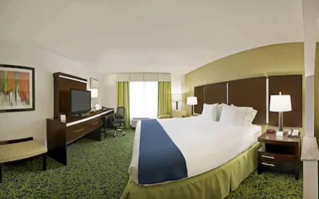 Holiday Inn Express and Suites - Stroudsburg