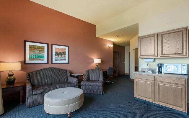 Shoreline Inn & Conference Center, Ascend Collection