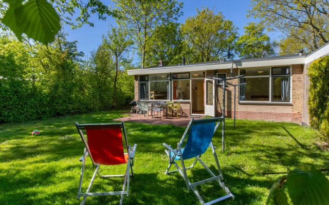 Bungalow Near Dutch Beach With Garden