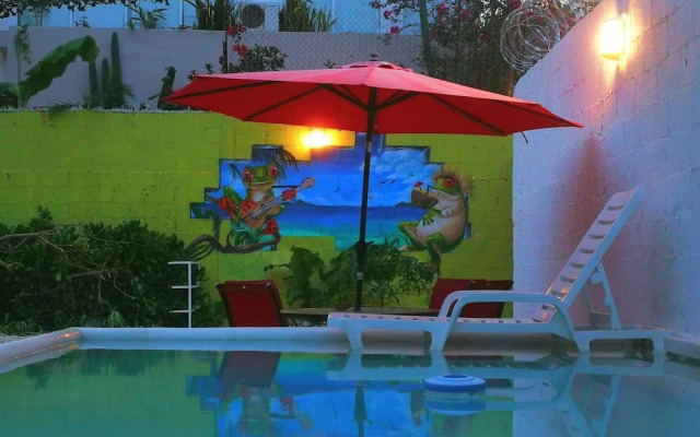 Yellow Submarine Sea View