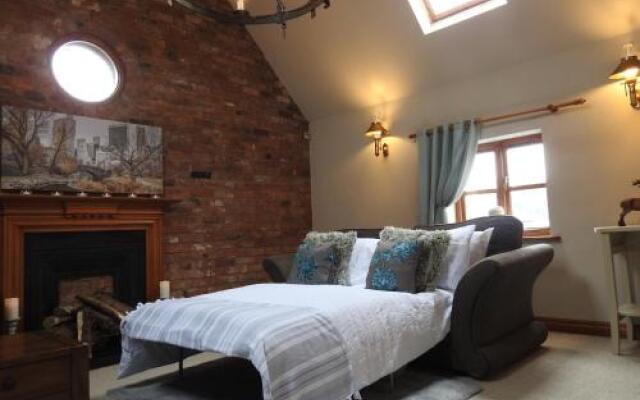 Pillory House Loft Apartment