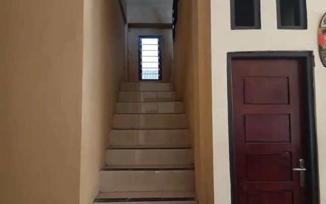OYO 93664 Homestay Purirano
