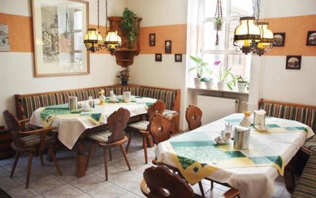 Allee - Hotel garni
