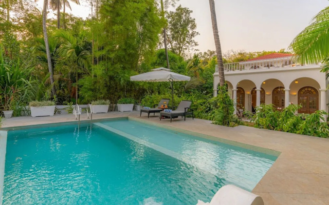Loto Bianco by Hireavilla -4br w Pvt Pool Siolim