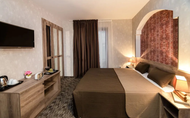 Old Side Boutique Hotel