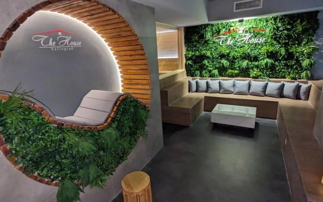 TheHouse - Apartment Kamenitza