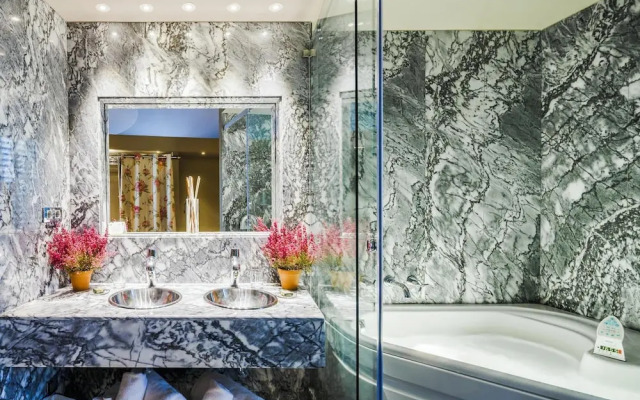 M Hotel