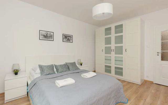 Warsaw Apartment Mokotowska by Renters