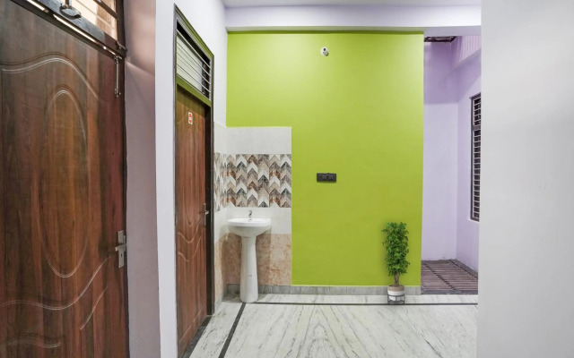 OYO Flagship 70225 Ayurma Inn