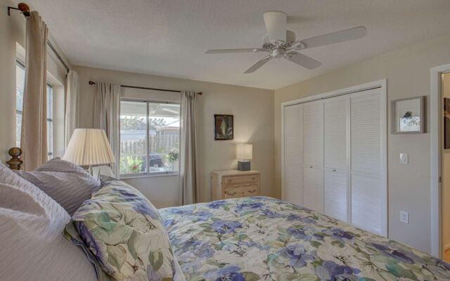 Peaceful Egret Pool Home in Venice