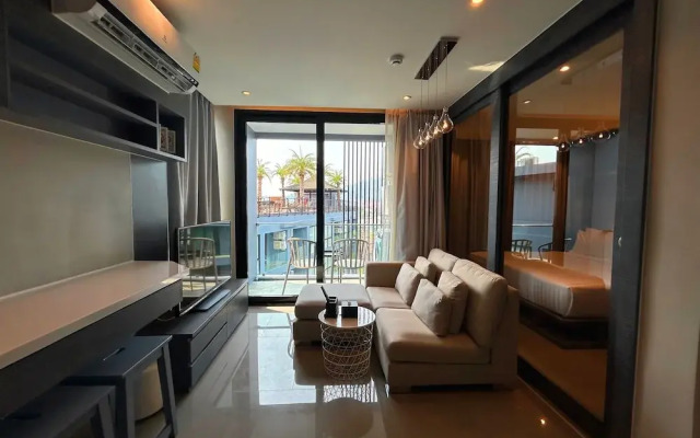 1BR with Rooftop Pool & Gym  C191