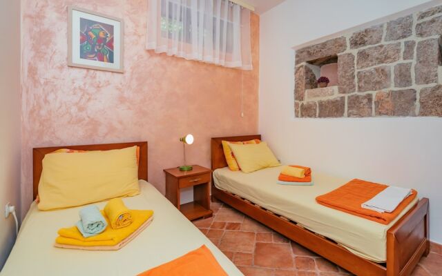 Apartment Bigovo Veljic-traste