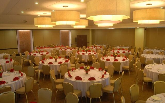 Tanza Oasis Hotel and Resort