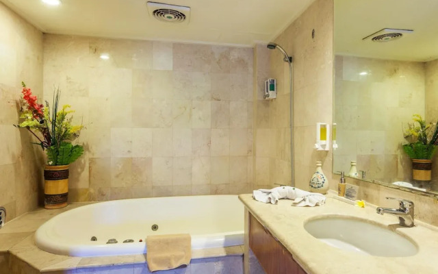 Club Bali Family Suites @Legian Beach