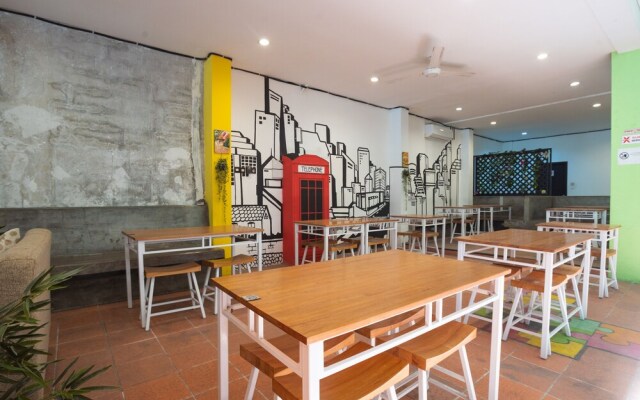 Urban 18 by OYO Rooms