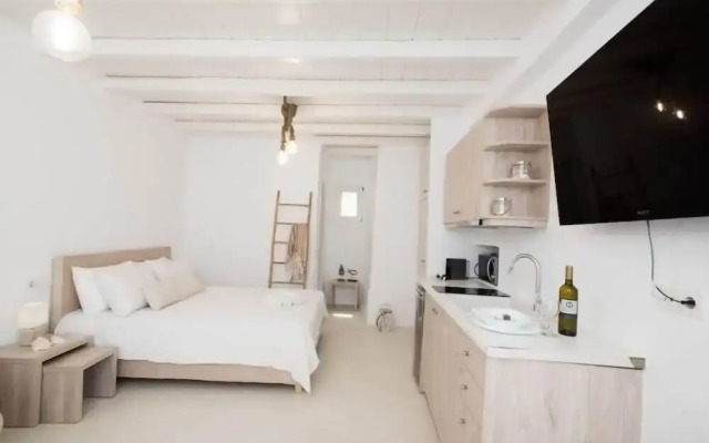 Romantic Mykonian Oasis Suite w Jacuzzi