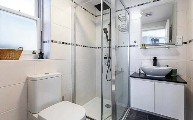 Stunning Flat in the Heart of Parsons Green