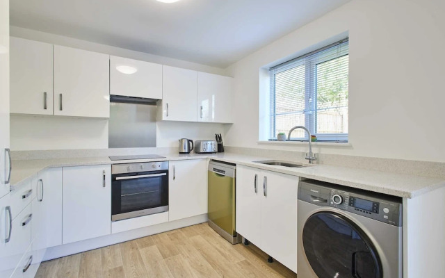 Host Stay Aronora Guest House