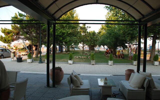 Hotel Platon Beach