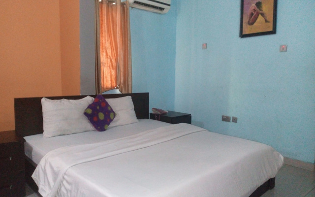 Flamingo Hotel & Suites