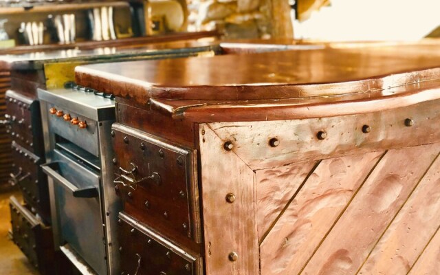 Toro River Lodges Big 5 Safari