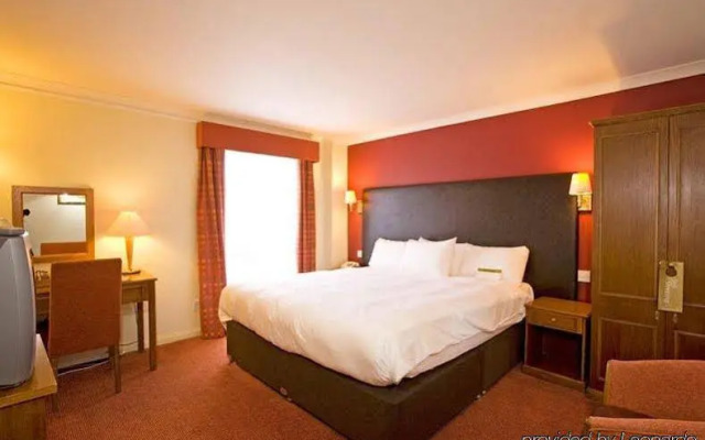 The Raven Hotel by Greene King Inns