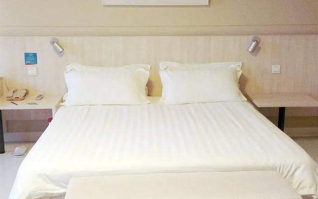 Jinjiang Inn Kunming Chenggong Square Dounan Huahui Hotel