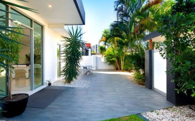 Luxico Majestic Palms (Heated Pool)